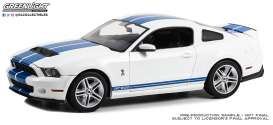 Shelby  - GT500 2011 white/blue - 1:18 - GreenLight - 13674 - gl13674 | The Diecast Company