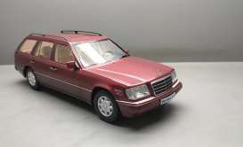 Mercedes Benz  - E Class T-model 1995 almandine red - 1:18 - Triple9 Collection - 1800362 - T9-1800362 | The Diecast Company