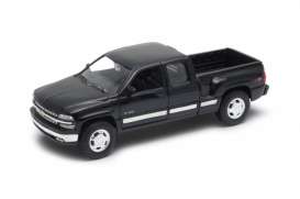 Chevrolet  - 1999 black - 1:24 - Welly - 22076bk - welly22076bk | The Diecast Company