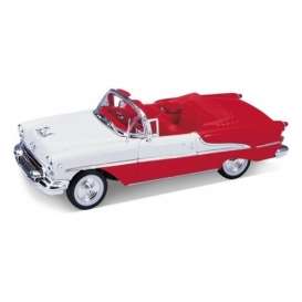 Oldsmobile  - 1955 red/white - 1:26 - Welly - 22432r - welly22432r | The Diecast Company