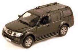 nissan pathfinder diecast model