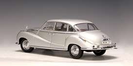 BMW  - 1962 silver - 1:18 - AutoArt - 70593 - autoart70593 | The Diecast Company