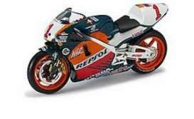 Miniature moto GP ixo 1/24 Honda RC 211 V Biaggi 2004