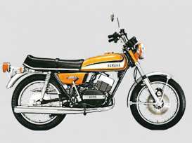 yamaha rd 350 diecast model