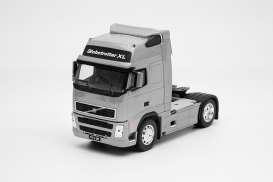 Volvo  - silver - 1:32 - Welly - 32630s - welly32630s | The Diecast Company