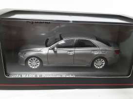 Toyota  - Mark X ice titan - 1:43 - Kyosho - 3637S3 - kyo3637S3 | The Diecast Company