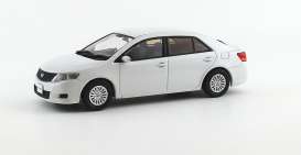 Toyota  - Allion 2015 white - 1:43 - Kyosho - 3635w - kyo3635w | The Diecast Company