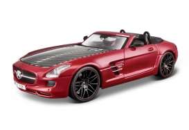 Mercedes Benz  - red - 1:24 - Maisto - 31370r - mai31370r | The Diecast Company