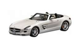 Mercedes Benz  - white - 1:43 - Bburago - 30241w - bura30241w | The Diecast Company