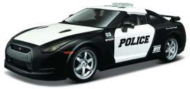 Nissan  - 2009 black/white - 1:24 - Maisto - 32512 - mai32512 | The Diecast Company