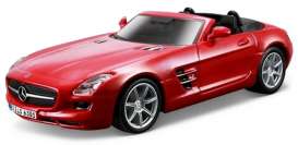 Mercedes Benz  - red - 1:32 - Bburago - 43035r - bura43035r | The Diecast Company