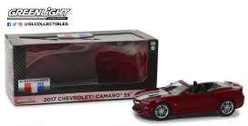 Chevrolet  - Camaro SS Convertible 2017 garnet red tintcoat - 1:24 - GreenLight - 18245 - gl18245 | The Diecast Company