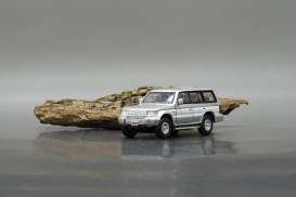 Mitsubishi  - 2nd generation Pajero 1996 silver/white - 1:64 - BM Creations - 64B0023 - BM64B0023 | The Diecast Company