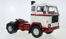 Volvo  - F88 1971 white/red - 1:18 - MCG - 18141 - MCG18141 | The Diecast Company