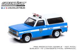 Chevrolet  - K-5 Blazer 1985 white/blue - 1:64 - GreenLight - 30245 - gl30245 | The Diecast Company