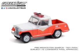 Jeep  - Jeepster 1967 red/white - 1:64 - GreenLight - 30269 - gl30269 | The Diecast Company