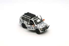 Mitsubishi  - Pajero 3rd gen. *Jungle Pack* 2001 white - 1:64 - BM Creations - 64B0048 - BM64B0048RHD | The Diecast Company