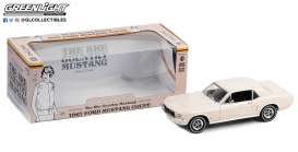 Ford Mustang - Coupe 1967 beige - 1:18 - GreenLight - 13642 - gl13642 | The Diecast Company
