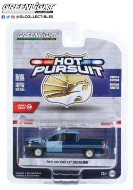 Chevrolet  - Silverado 2021 blue - 1:64 - GreenLight - 43000E - gl43000E | The Diecast Company