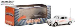 Ford  - 1949 white - 1:43 - GreenLight - 86352 - gl86352 | The Diecast Company
