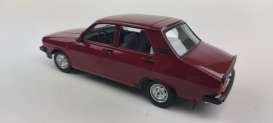 Dacia  - 1310L 1993 dark red - 1:18 - Triple9 Collection - 1800287 - T9-1800287 | The Diecast Company