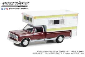 Dodge  - Ram D-250 1981 red/white - 1:64 - GreenLight - 30409 - gl30409 | The Diecast Company