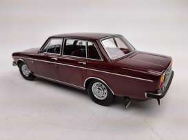 Volvo  - 164 1990 wine red - 1:18 - Triple9 Collection - 1800371 - T9-1800371 | The Diecast Company
