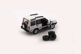 Land Rover  - Discovery 1 1998 white - 1:64 - BM Creations - 64B0192 - BM64B0192rhd | The Diecast Company