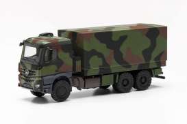 Mercedes Benz  - Arocs 6x6 camouflage - 1:87 - Herpa - H746991 - herpa746991 | The Diecast Company