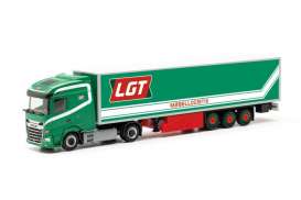 Daf  - XG green/red - 1:87 - Herpa Trucks - H317245 - herpa317245 | The Diecast Company