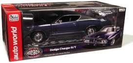 Dodge  - Charger 1971 plum crazy - 1:18 - Auto World - AMM1330 - AMM1330 | The Diecast Company