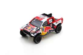 Toyota  - Hilux 2023 red/white/blue - 1:18 - Spark - 18S317 - spa18S317 | The Diecast Company
