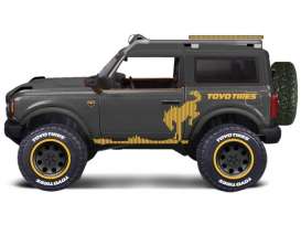 Ford  - Bronco 2021 grey/yellow - 1:24 - Maisto - 32541 - mai32541 | The Diecast Company