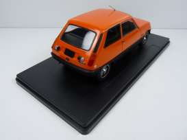 Renault  - 5 orange - 1:24 - Magazine Models - MVQ10 - mag24MVQ10 | The Diecast Company