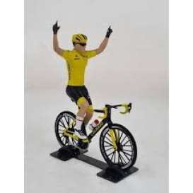 Figures  - 2024 yellow - 1:18 - Solido - 1809901 - soli1809901 | The Diecast Company