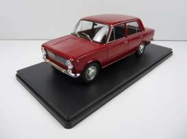 Fiat  - 1970 Red - 1:24 - Magazine Models - PTVQ18 - mag24fiat124Sport1600r | The Diecast Company