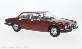 Jaguar  - XJ Series III 1979 red - 1:18 - MCG - 18176 - MCG18176 | The Diecast Company