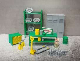 diorama  - green - 1:18 - Dioramatoys - DT30048green | The Diecast Company