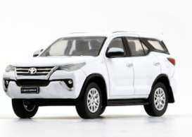 Toyota  - Fortuner 2018 white - 1:64 - BM Creations - 64B0424 - BM64B0424 | The Diecast Company