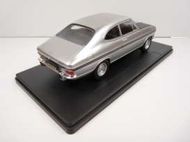 Opel  - Kadett silver - 1:24 - Magazine Models - PTVQ25 - mag24OpelKadettSi | The Diecast Company