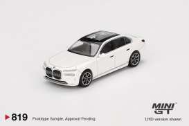 BMW  - 17 2024 white - 1:64 - Mini GT - 00819-L - MGT00819lhd | The Diecast Company