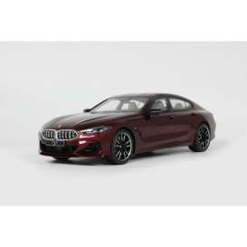 BMW  - M8 2023 red - 1:18 - GT Spirit - GT493 - GT493 | The Diecast Company