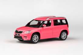 Skoda  - Yeti FL 2013 pink - 1:43 - Abrex - 143AB-031BW - ab143AB-031BW | The Diecast Company