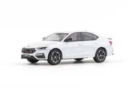 Skoda  - Octavia IV RS 2020 white - 1:43 - Abrex - 143AB-037EJ - ab143AB-037EJ | The Diecast Company