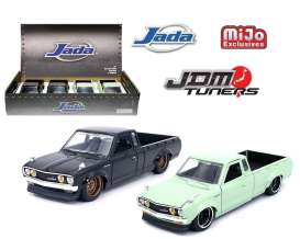 Datsun  - 620 1972 black - 1:24 - Jada Toys - 34333~4 - jada34333 | The Diecast Company