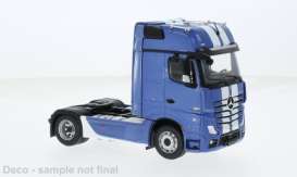 Mercedes Benz  - Actros MP4 blue - 1:43 - IXO Models - tr206 - ixtr206 | The Diecast Company