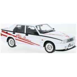 Alfa Romeo  - 75 Turbo Evoluzione 1987 white - 1:18 - MCG - 18430 - MCG18430 | The Diecast Company