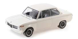 BMW  - 2002 1970 white - 1:18 - Minichamps - 155702600 - mc155702600 | The Diecast Company