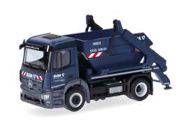 Mercedes Benz  - Actros S blue - 1:87 - Herpa Trucks - H318440 - herpa318440 | The Diecast Company