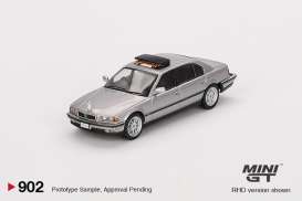 BMW  - 750 IL 1997 silver - 1:64 - Mini GT - 00902-007E - MGT00902-007E | The Diecast Company